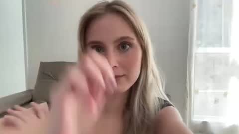 Snapshot of ellykeyofficial chatting on 04.25.26 ellykeyofficial online show from 04.25.26