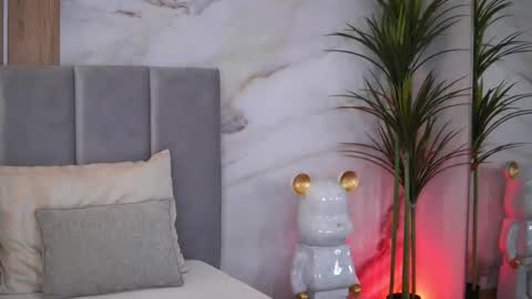 Elly online show from 10.12.25