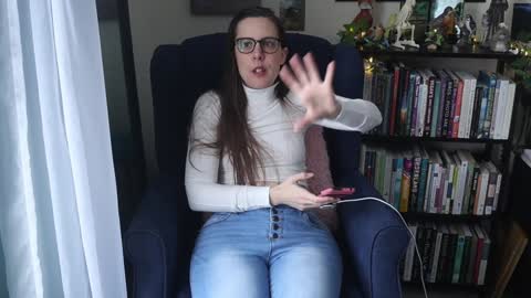 Elly Naomi online show from 01.12.25