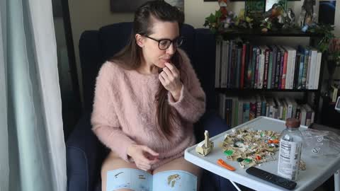 Elly Naomi online show from 01.24.25