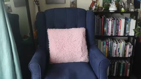 Elly Naomi online show from 02.28.25