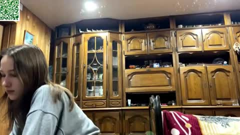 Snapshot of ellyspoerer chatting on 04.22.26 Sonya online show from 04.22.26