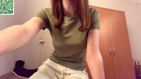 Snapshot of ellyspoerer chatting on 05.07.26 Sonya online show from 05.07.26
