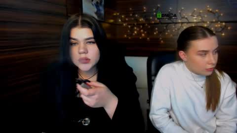 Snapshot of elmira_rose chatting on 02.05.25 Elmi online show from 02.05.25