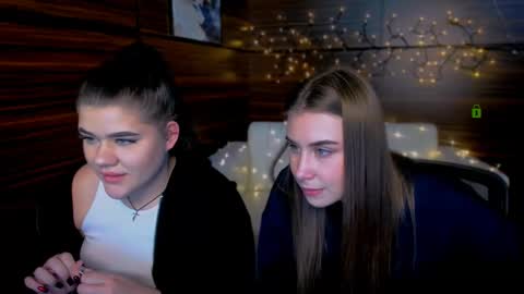 Snapshot of elmira_rose chatting on 02.06.25 Elmi online show from 02.06.25