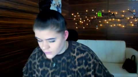 Snapshot of elmira_rose chatting on 02.08.25 Elmi online show from 02.08.25