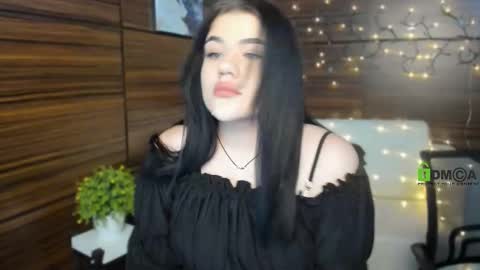 Snapshot of elmira_rose chatting on 02.10.25 Elmi online show from 02.10.25