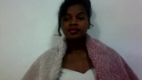 Snapshot of elodie228680 chatting on 06.10.26 elodie228680 online show from 06.10.26