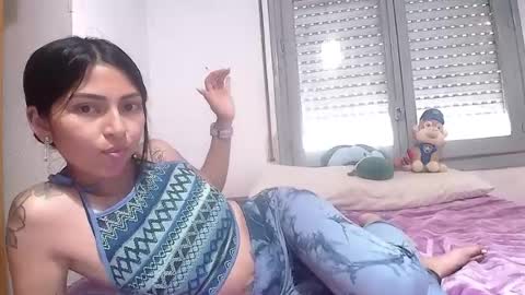 Snapshot of elody_j chatting on 05.28.26 elody online show from 05.28.26