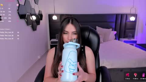 ELOISA OLIVERO online show from 02.24.25