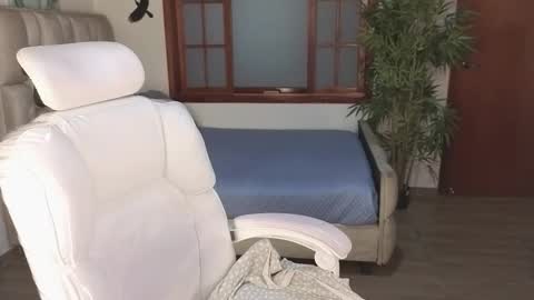 Snapshot of eloisee_ chatting on 02.06.26 Eloise . online show from 02.06.26