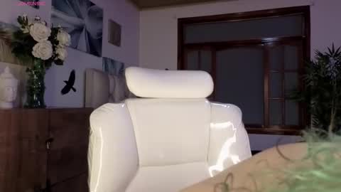 Eloise  . online show from 03.05.26