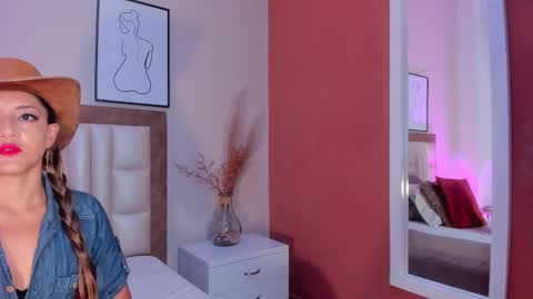 EloiseQuinn online show from 02.21.25