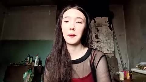 Snapshot of elouisevallian chatting on 06.18.26 Elara online show from 06.18.26