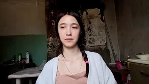 Snapshot of elouisevallian chatting on 06.29.26 Elara online show from 06.29.26