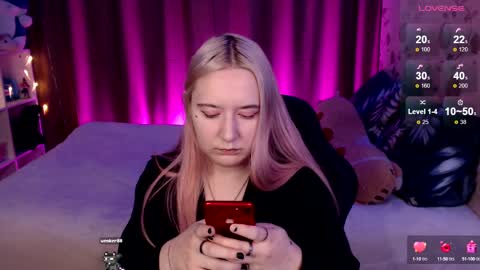 Snapshot of elovinora chatting on 12.21.24 Ela give me a thumbs up if you like it and this is important for the development of the account online show from 12.21.24