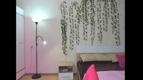 Elsa  online show from 10.08.25