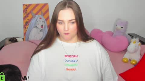 Snapshot of elsamails chatting on 01.14.25 Elsa online show from 01.14.25