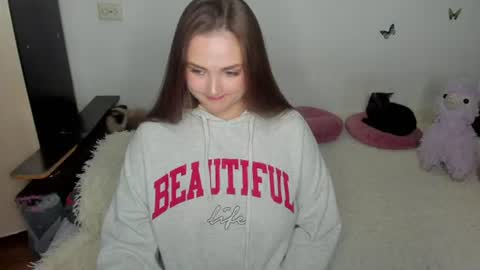 Snapshot of elsamails chatting on 06.25.26 Elsa online show from 06.25.26
