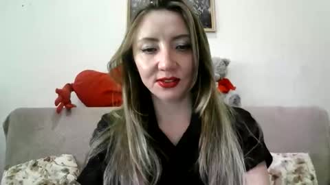 Snapshot of elvinasweet chatting on 09.29.25 ElvinaSweet online show from 09.29.25