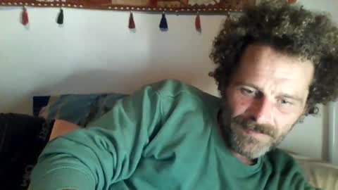 Snapshot of elyjahoye chatting on 10.13.25 elyjahoye online show from 10.13.25