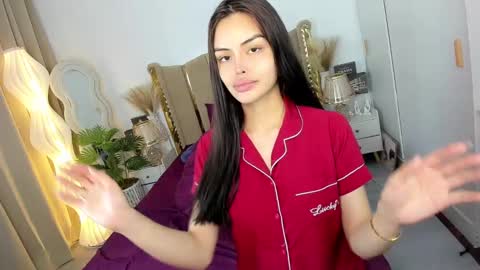 Snapshot of elyshunter chatting on 01.19.25 ElysHunter the girl will hunt you online show from 01.19.25