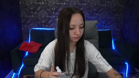 Snapshot of elyslunar_ chatting on 12.05.24 Call me Elis online show from 12.05.24