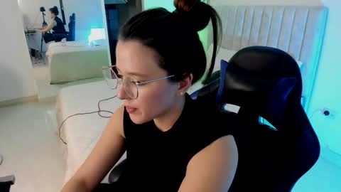 Snapshot of ema_04 chatting on 04.11.26 Estefany Martinez Acua INSTAGRAM ema 04oficial online show from 04.11.26