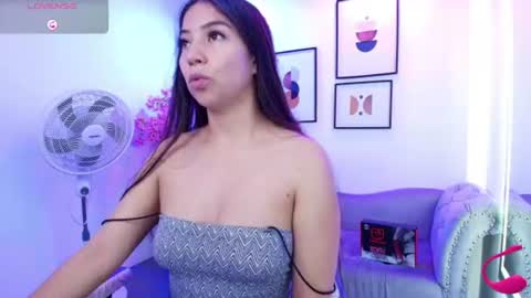 Snapshot of ema_louisx chatting on 06.16.26 Ema louisx online show from 06.16.26