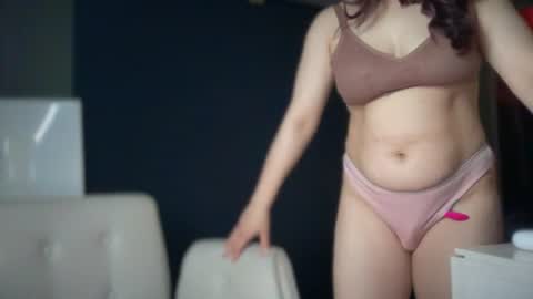 Snapshot of ema_lov3 chatting on 07.18.26 Ema Love online show from 07.18.26