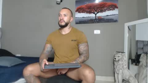 Snapshot of emanuelspencer chatting on 06.12.26 emanuelspencer online show from 06.12.26