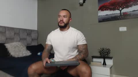 Snapshot of emanuelspencer chatting on 06.20.26 emanuelspencer online show from 06.20.26