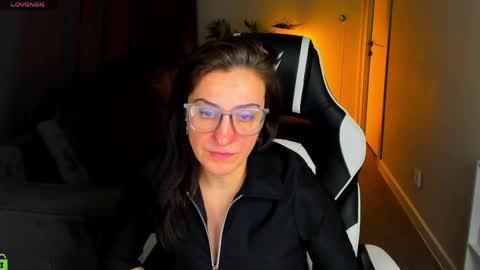 Snapshot of ember_winchester chatting on 04.17.26 Ember online show from 04.17.26