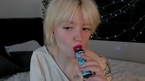 Snapshot of ember_winchester chatting on 05.18.26 Ember online show from 05.18.26
