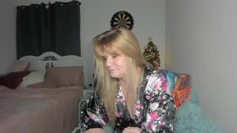 Ember Pheonixxx online show from 12.29.24