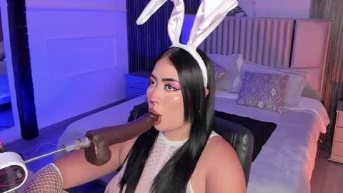 Ember Velvet online show from 04.05.26