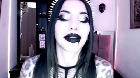 Emerald Black online show from 12.05.24