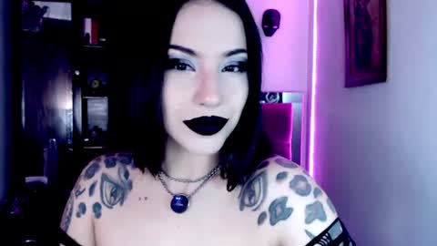 Snapshot of emearld_black chatting on 06.24.26 Emerald Black online show from 06.24.26