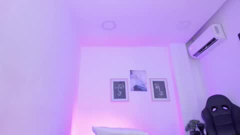 emelie_89 online show from 02.19.25