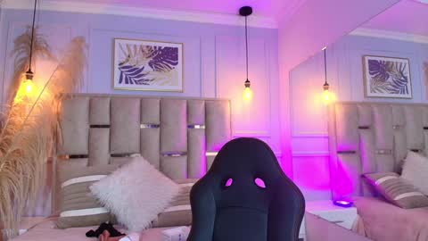 Emily  online show from 01.10.25