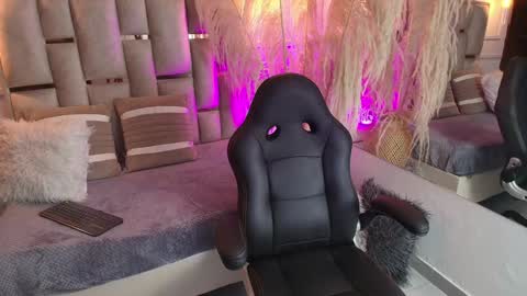 Emily  online show from 01.15.25