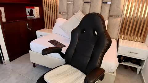 Emily  online show from 09.17.25