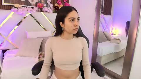 Snapshot of emelie_ch_ chatting on 07.28.26 Emily online show from 07.28.26