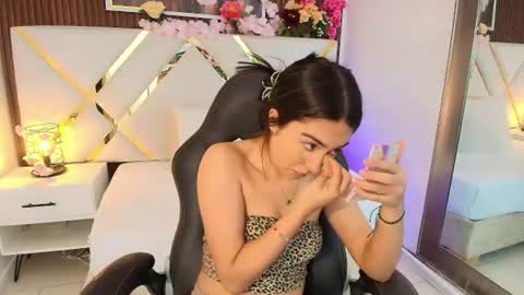 Snapshot of emelie_ch_ chatting on 07.29.26 Emily online show from 07.29.26