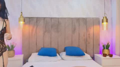 Emely  Antony online show from 11.25.25