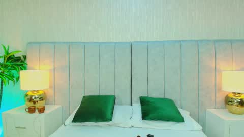 Emely  Antony online show from 12.02.25