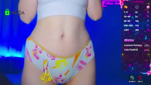 Snapshot of emelycrystal chatting on 10.10.25 Emely online show from 10.10.25