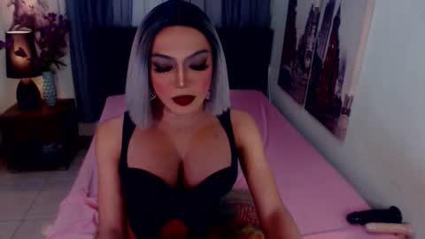 Snapshot of emeraldshemales chatting on 03.09.26 Emerald online show from 03.09.26