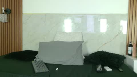 Snapshot of emi_bloom chatting on 05.15.26 emi_bloom online show from 05.15.26