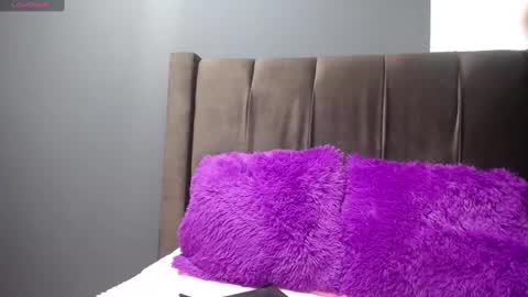 Snapshot of emi_candi chatting on 12.31.24 emi online show from 12.31.24